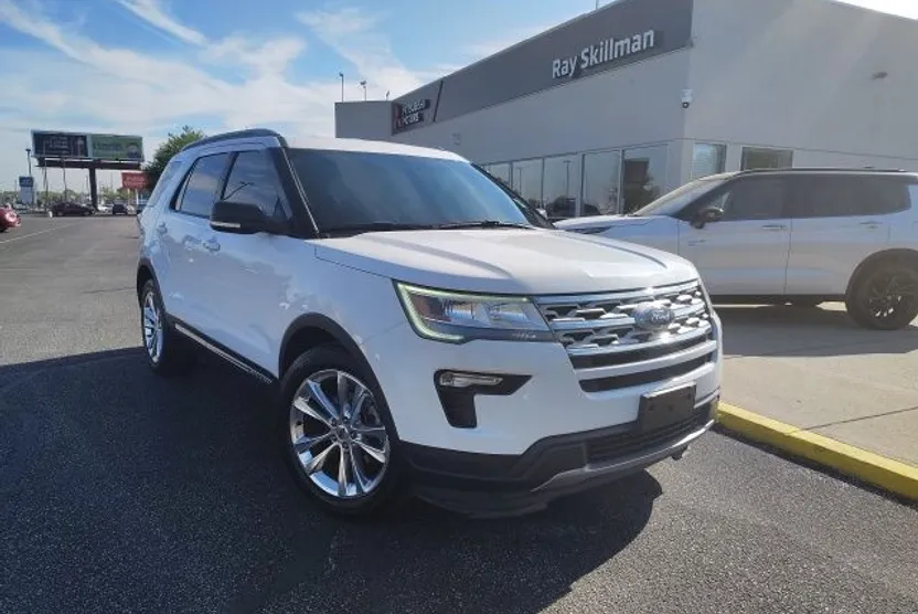2019 Ford Explorer XLT photo 1