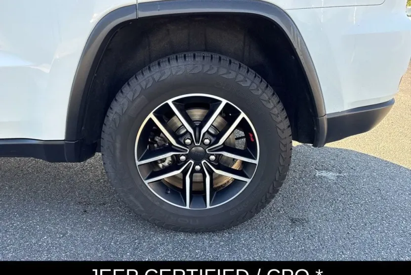 2021 Jeep Grand Cherokee Trailhawk photo 1