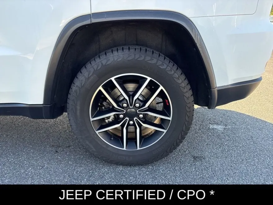 2021 Jeep Grand Cherokee Trailhawk photo 1