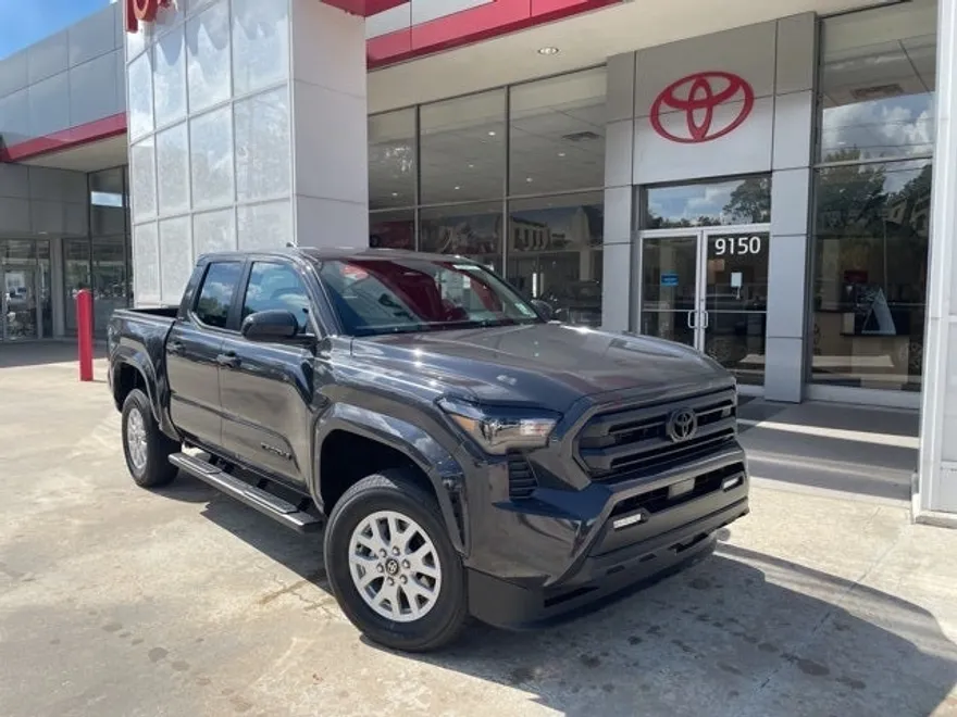 2025 Toyota Tacoma SR5 photo 1