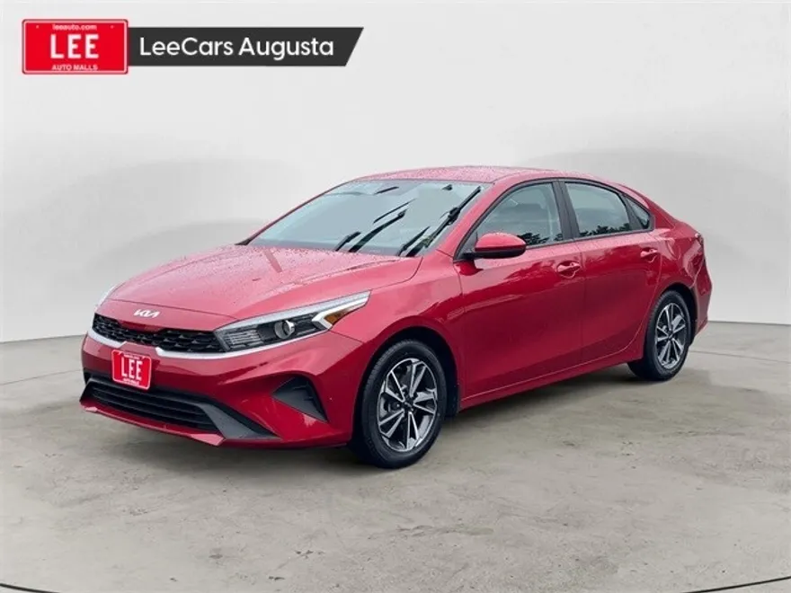 2022 Kia Forte LXS photo 1