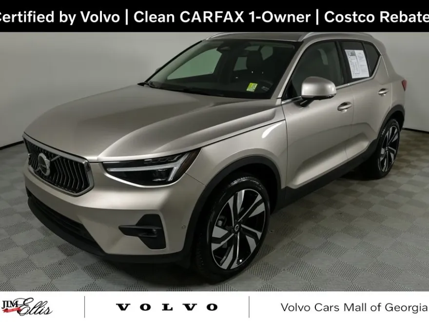 2024 Volvo XC40 Plus photo 1