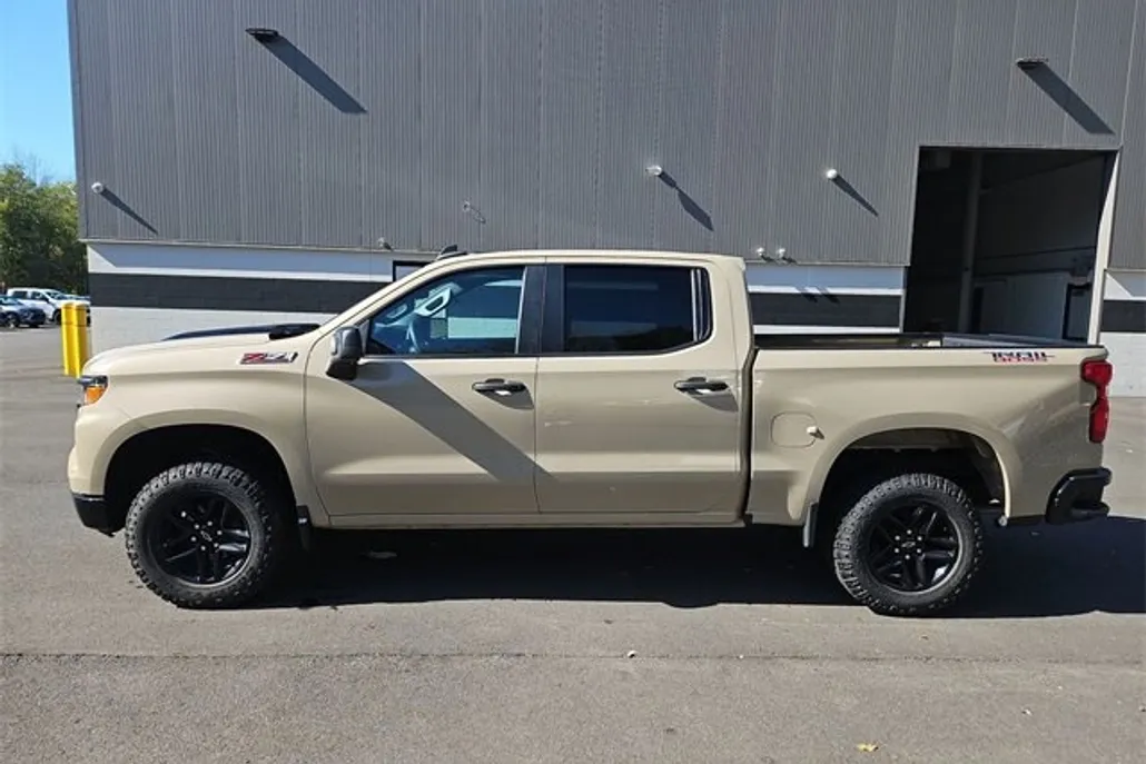 2022 Chevrolet Silverado 1500 Custom Trail Boss photo 1