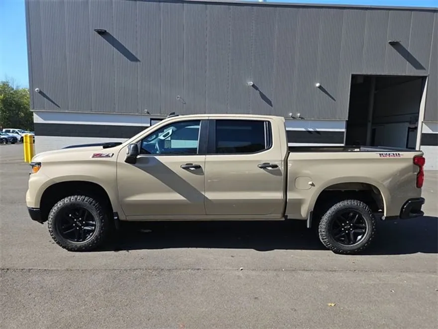 2022 Chevrolet Silverado 1500 Custom Trail Boss photo 1