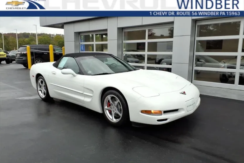 2004 Chevrolet Corvette photo 1