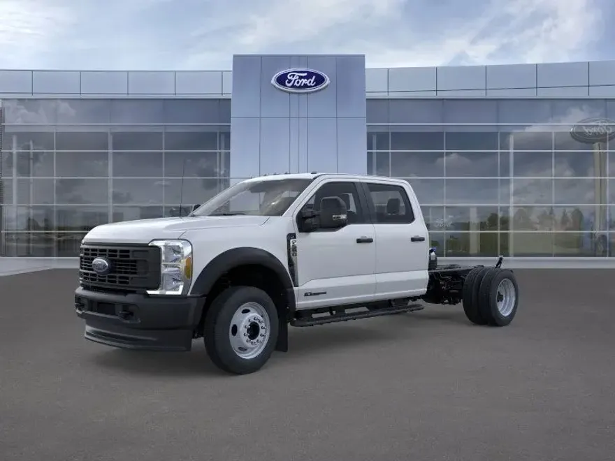 2025 Ford F-550 photo 1