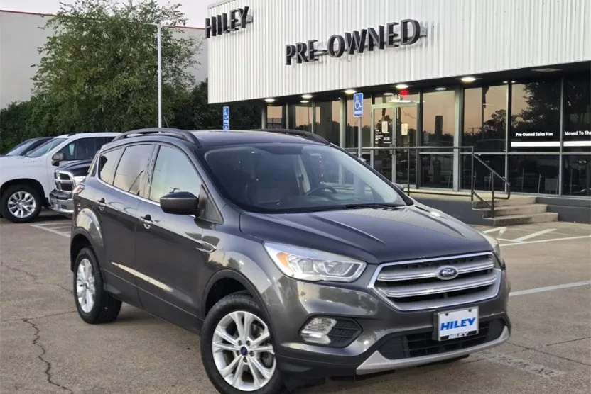 2018 Ford Escape SEL photo 1