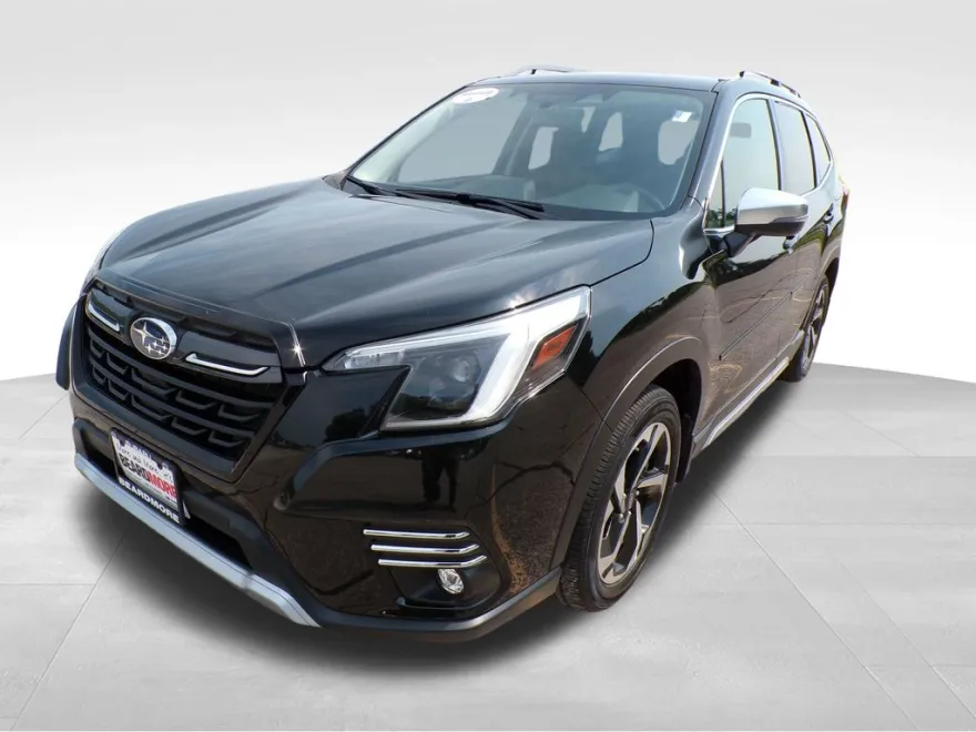 2022 Subaru Forester Touring photo 1