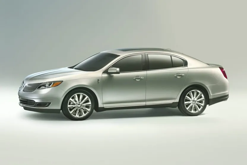 2013 Lincoln MKS Base photo 1