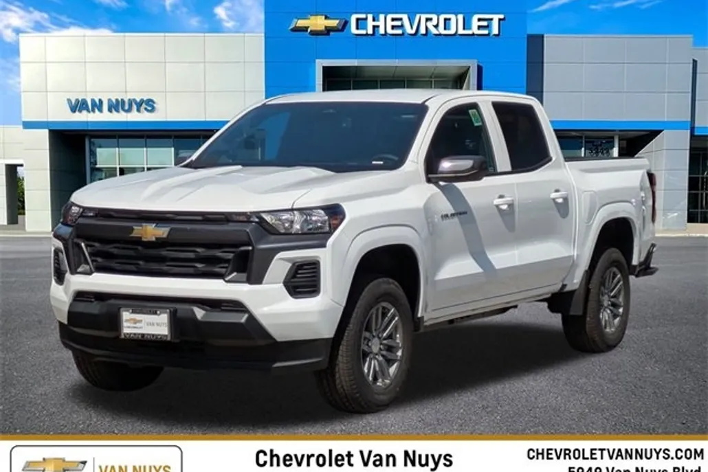 2025 Chevrolet Colorado Work Truck LT photo 1