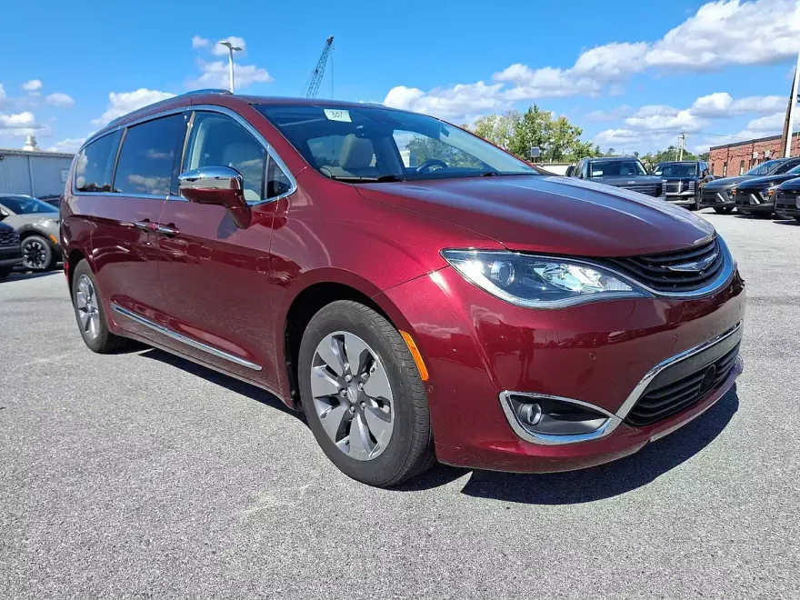 2018 Chrysler Pacifica Hybrid Limited photo 1