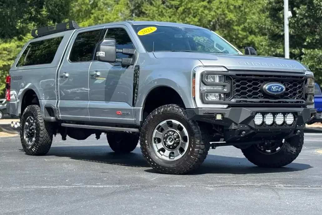 2024 Ford F-350 Lariat photo 1