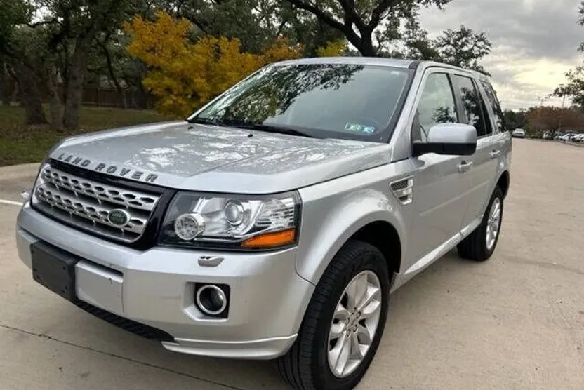 2013 Land Rover LR2 HSE photo 1