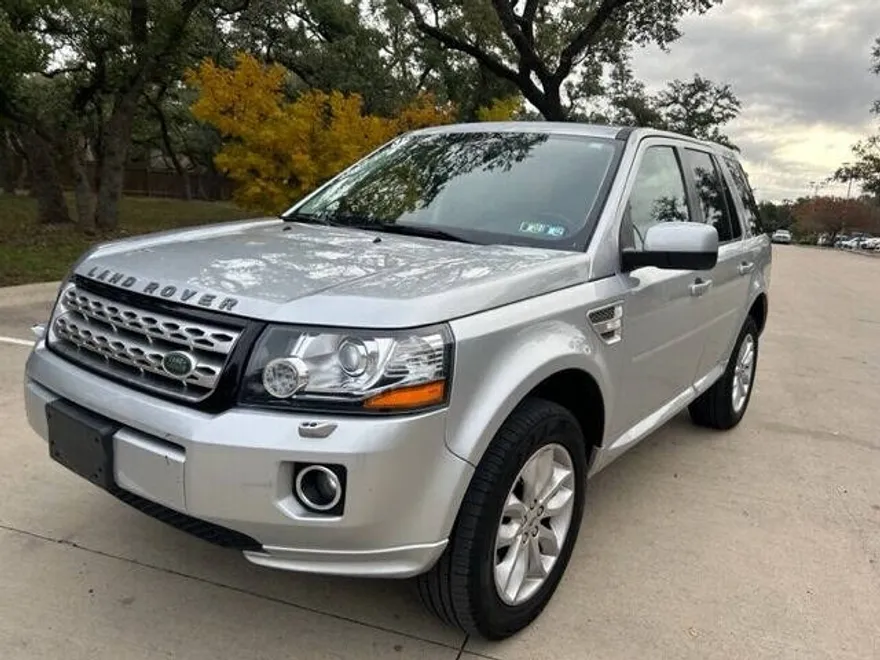 2013 Land Rover LR2 HSE photo 1