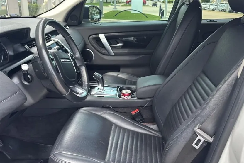 2020 Land Rover Discovery Sport S photo 1
