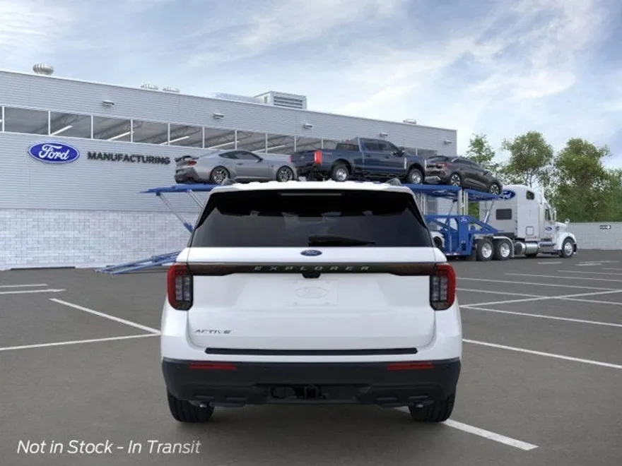 2025 Ford Explorer photo 1