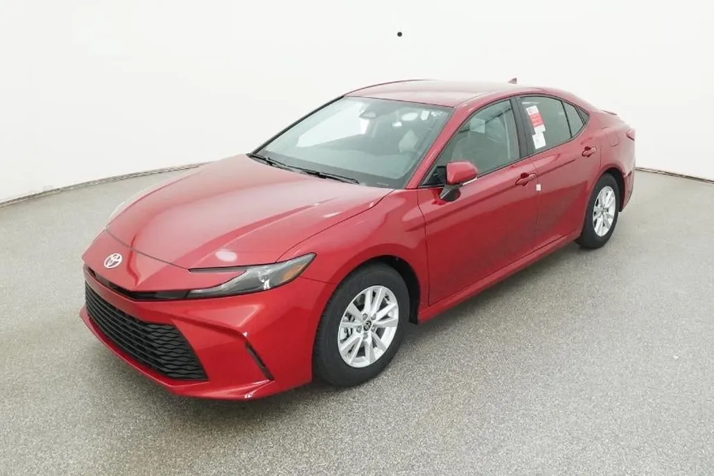 2025 Toyota Camry LE photo 1