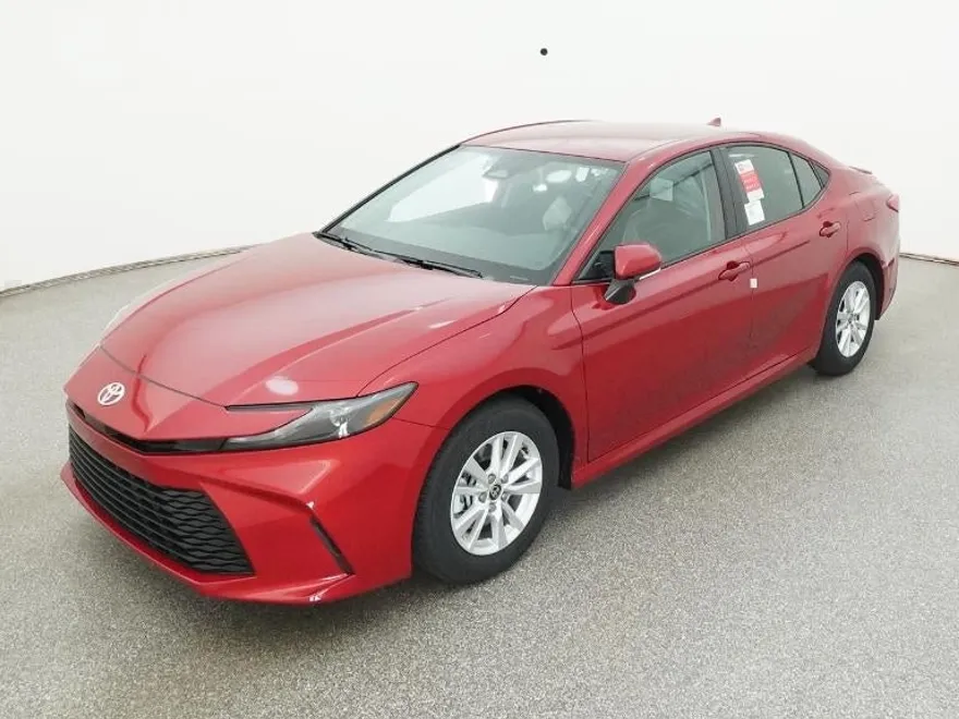 2025 Toyota Camry LE photo 1