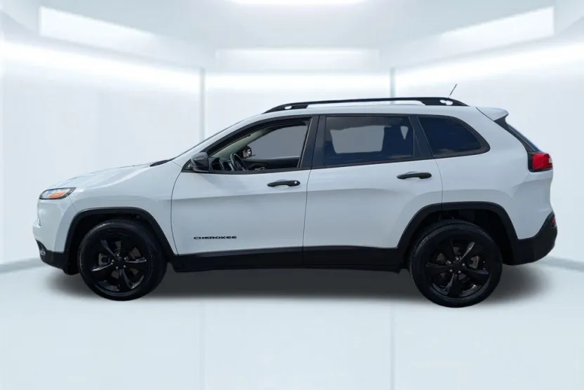 2016 Jeep Cherokee Altitude photo 1