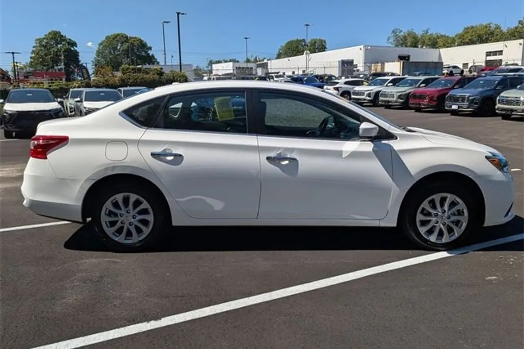 2019 Nissan Sentra SV photo 1