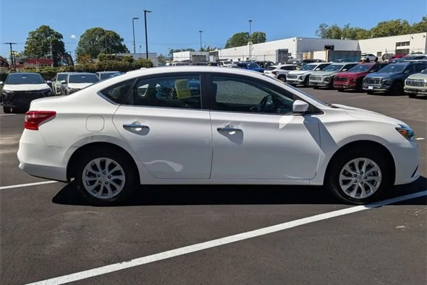 2019 Nissan Sentra SV photo 1