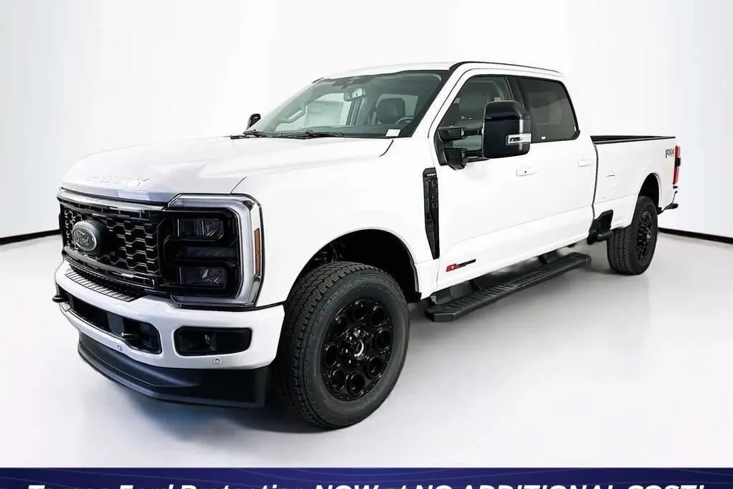 2025 Ford F-350 Lariat photo 1