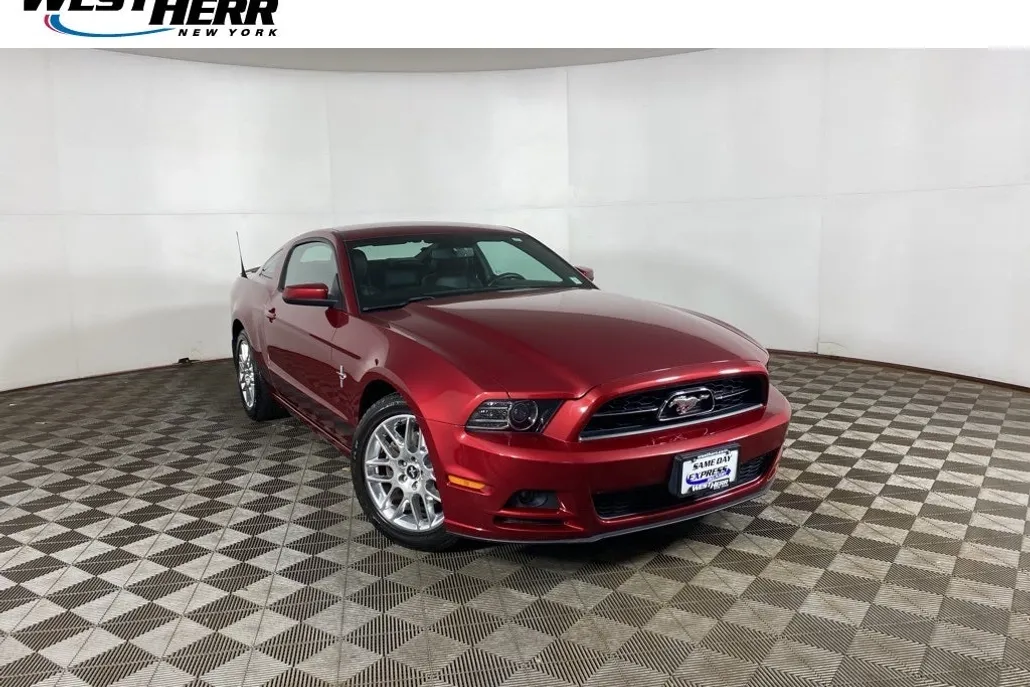 2014 Ford Mustang V6 Premium photo 1