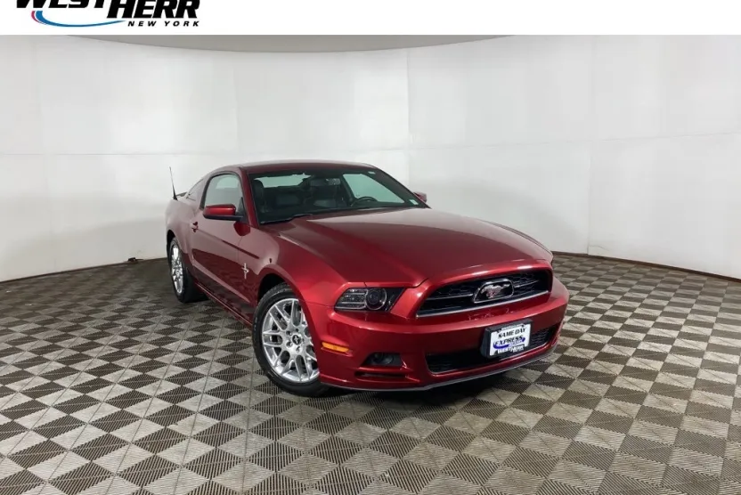 2014 Ford Mustang V6 Premium photo 1