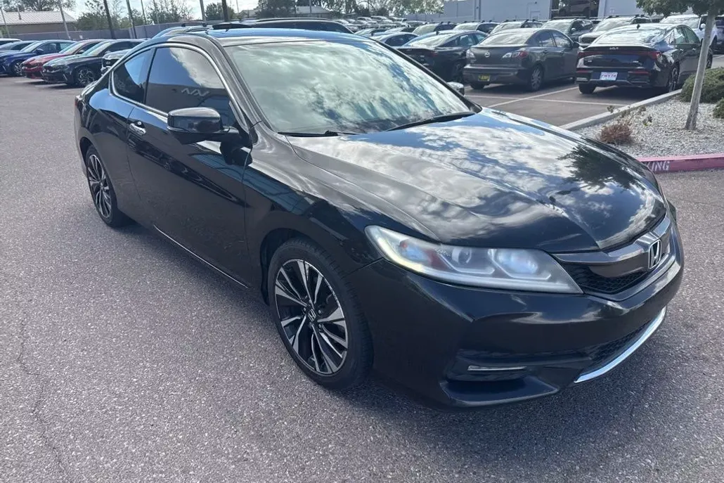 2016 Honda Accord EX photo 1