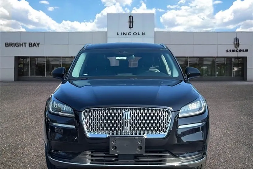 2021 Lincoln Corsair Standard photo 1