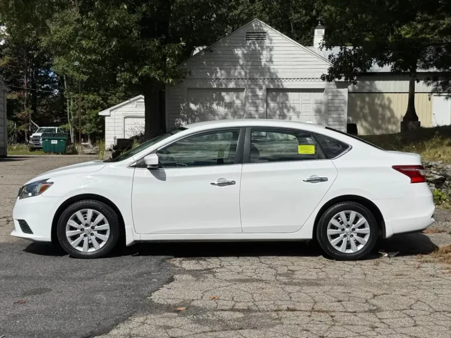 2017 Nissan Sentra SV photo 1
