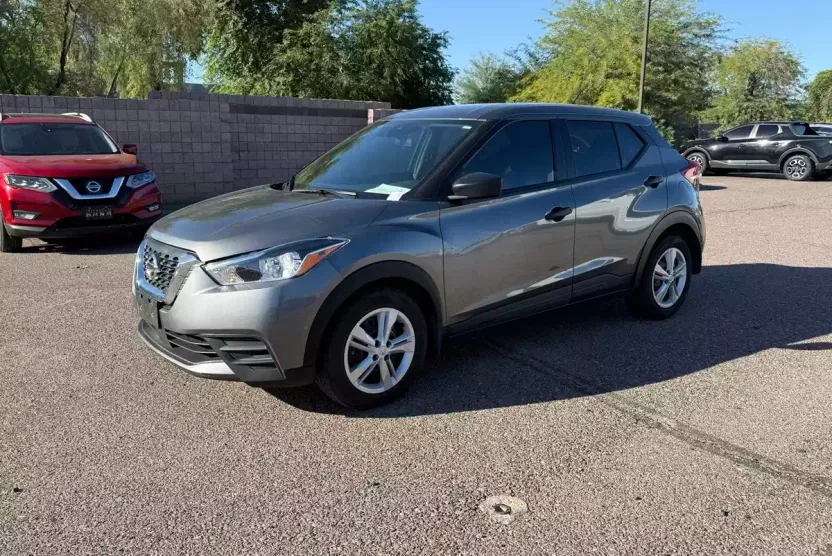 2020 Nissan Kicks S photo 1