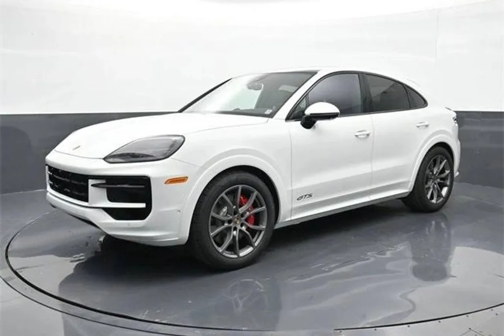 2025 Porsche Cayenne Coupe GTS photo 1