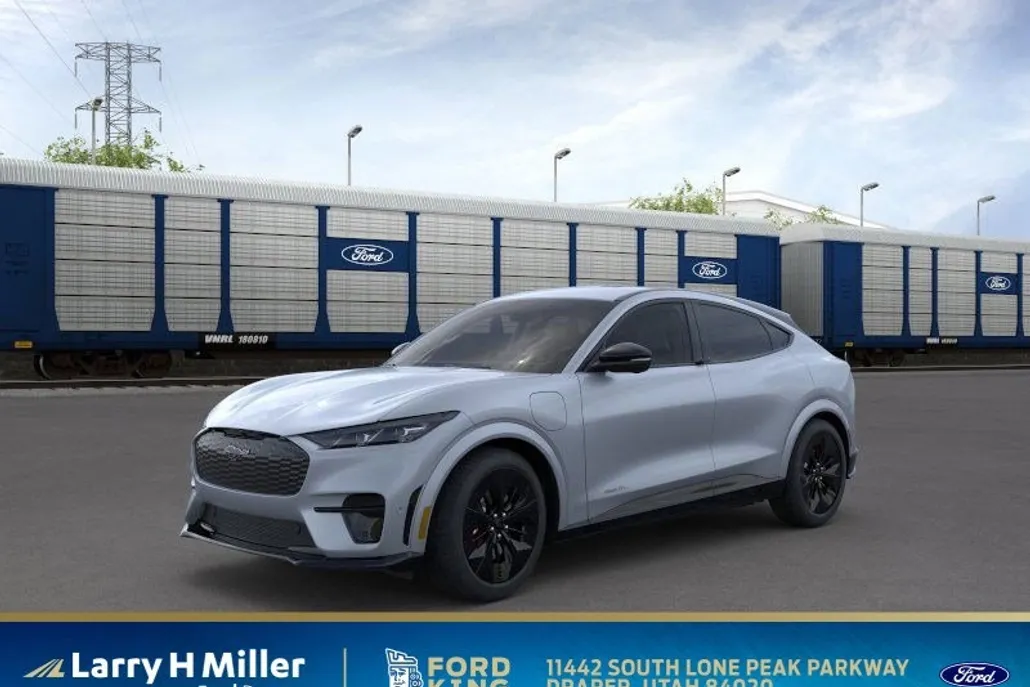 2025 Ford Mustang Mach-E GT photo 1