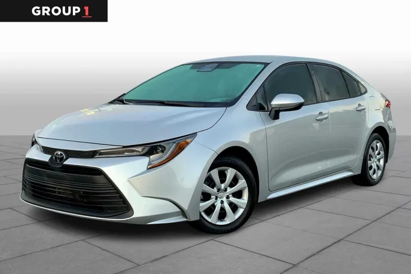 2024 Toyota Corolla LE photo 1