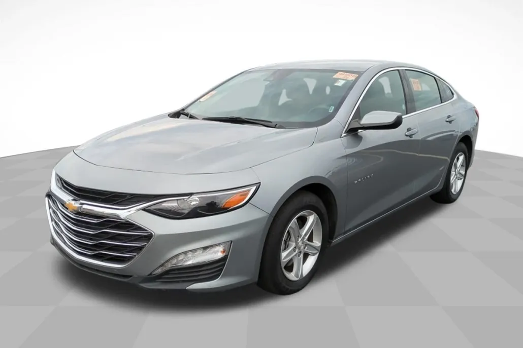 2024 Chevrolet Malibu 1LT photo 1