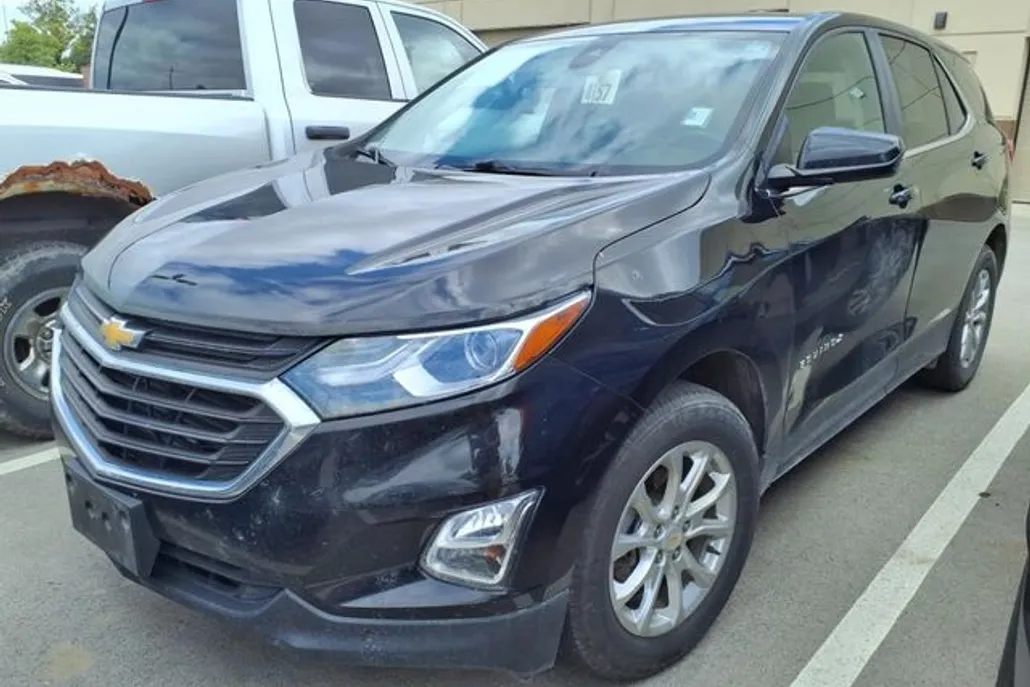 2021 Chevrolet Equinox LT photo 1