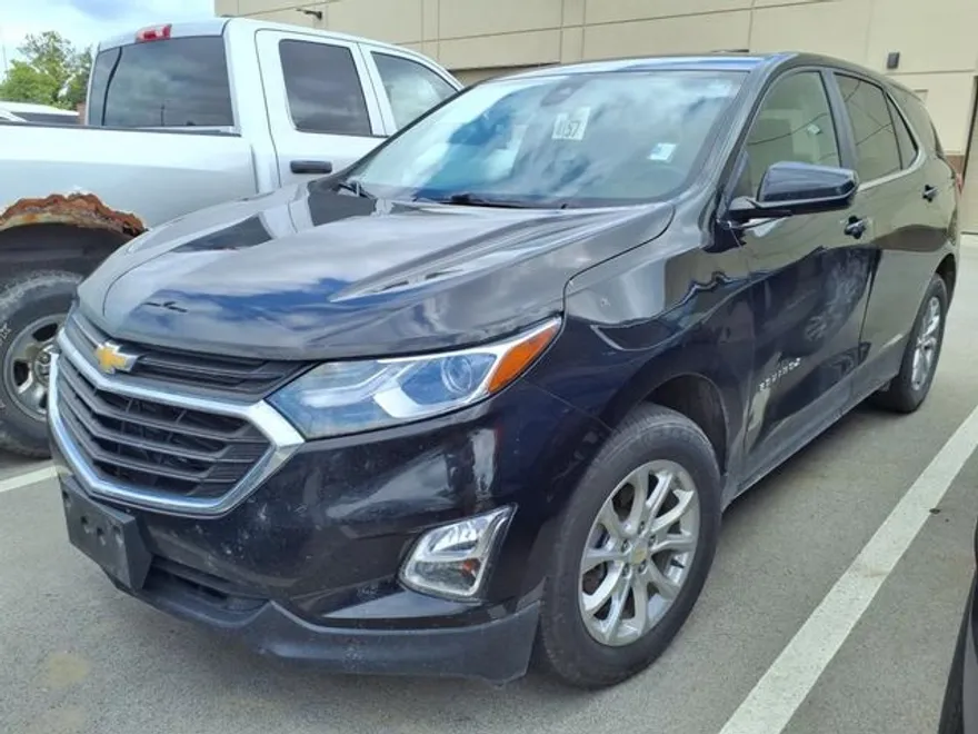 2021 Chevrolet Equinox LT photo 1