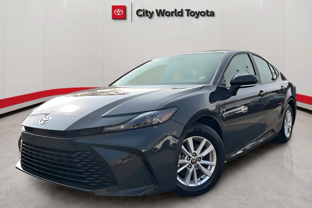 2025 Toyota Camry LE photo 1