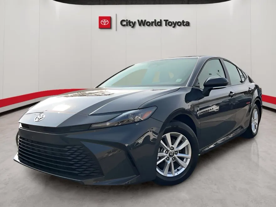 2025 Toyota Camry LE photo 1