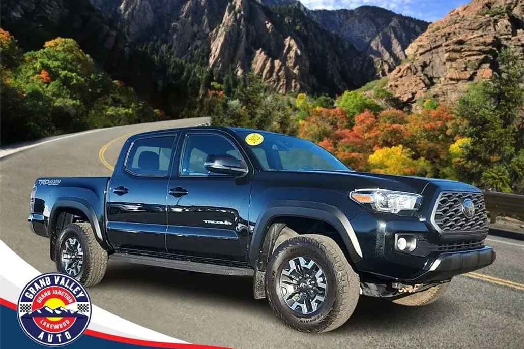 2022 Toyota Tacoma TRD Off-Road photo 1