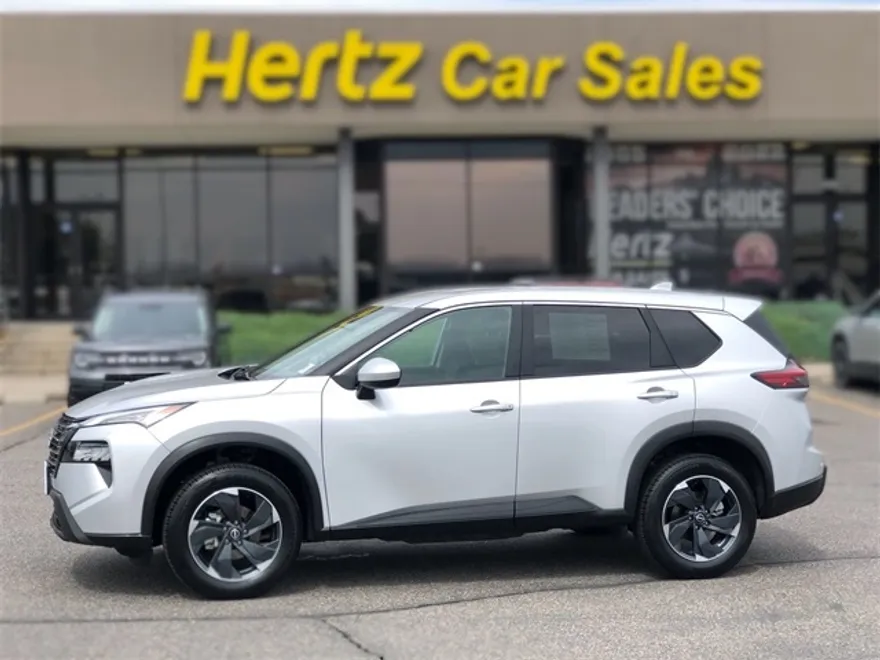 2024 Nissan Rogue SV photo 1