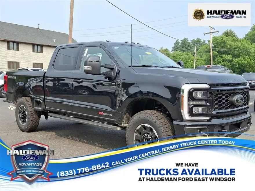 2025 Ford F-250 Lariat photo 1