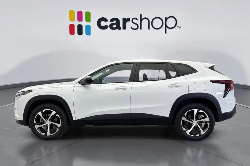 2024 Chevrolet Trax photo 1