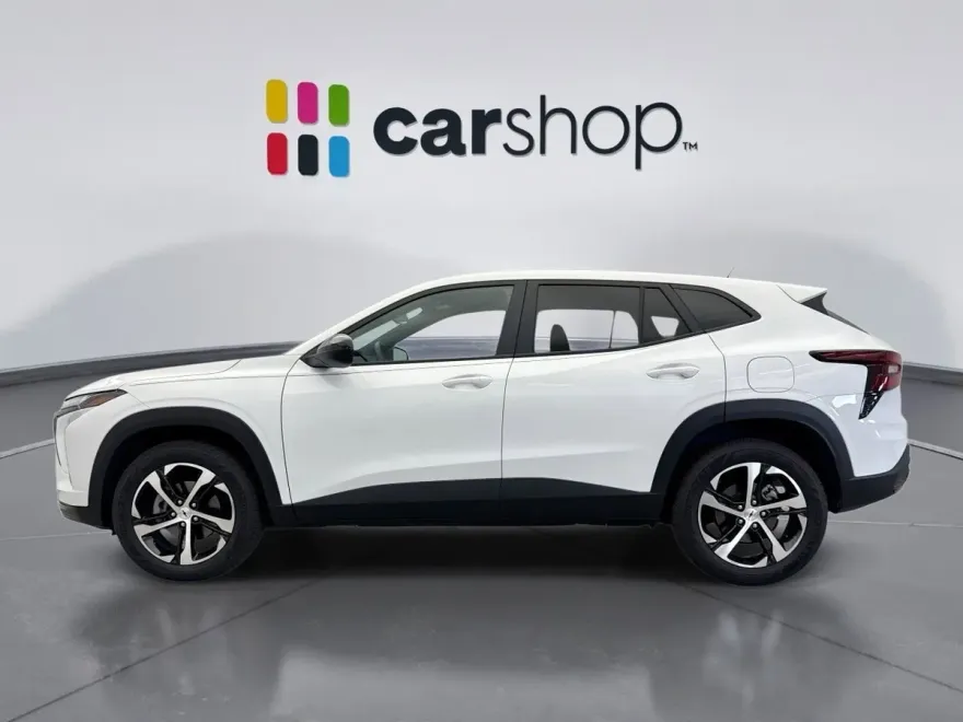 2024 Chevrolet Trax photo 1
