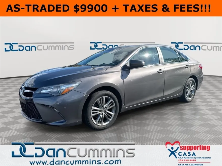 2017 Toyota Camry SE photo 1