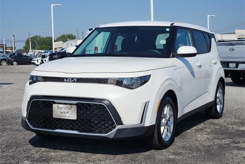 2023 Kia Soul S photo 1