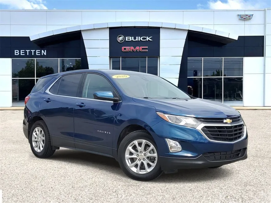 2020 Chevrolet Equinox LT photo 1
