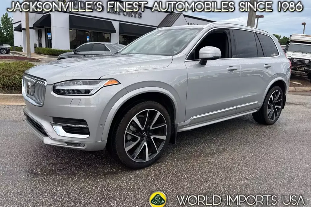 2023 Volvo XC90 Plus photo 1