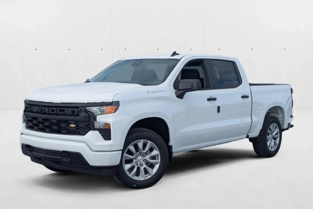 2025 Chevrolet Silverado 1500 Custom photo 1